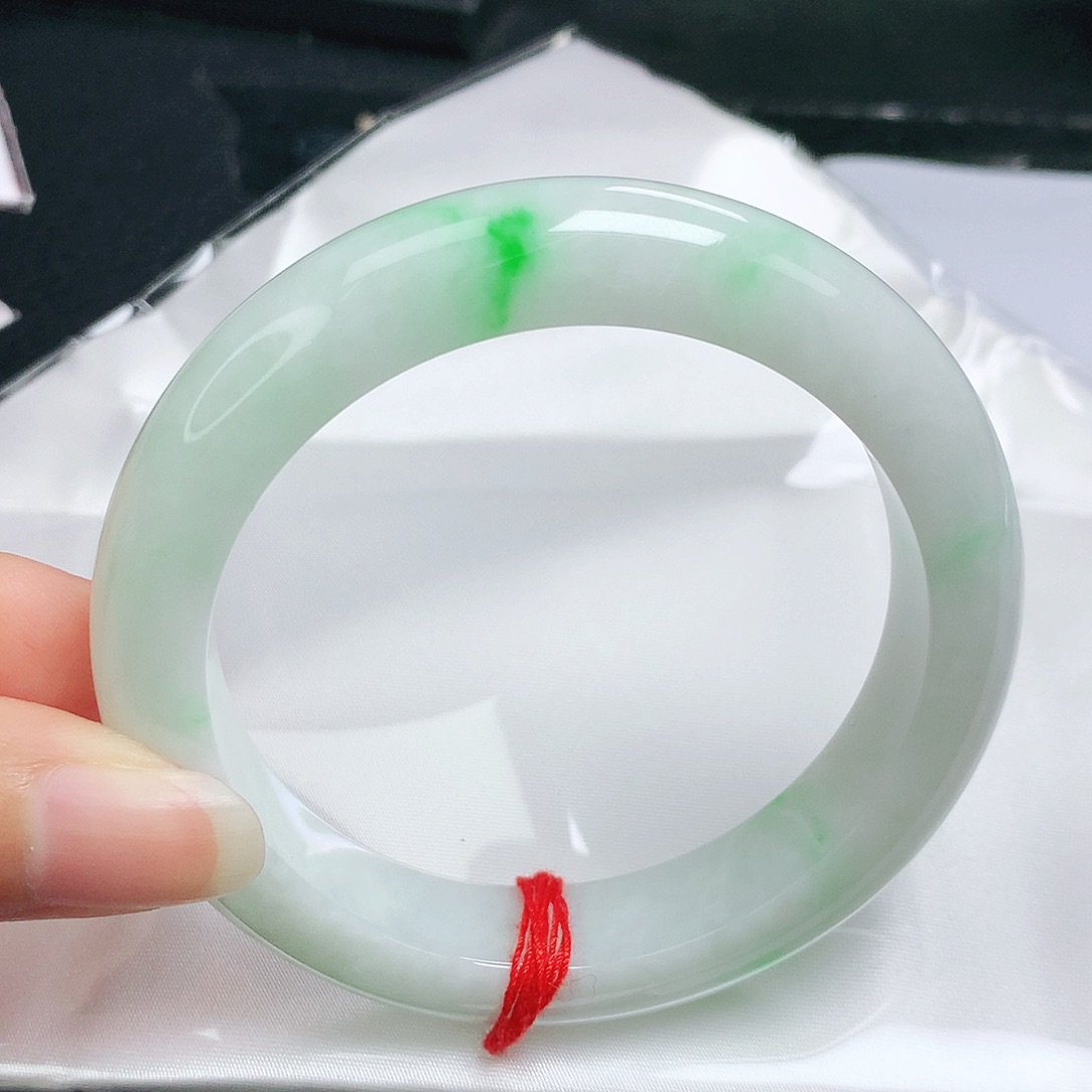 翡翠手镯未镶嵌正