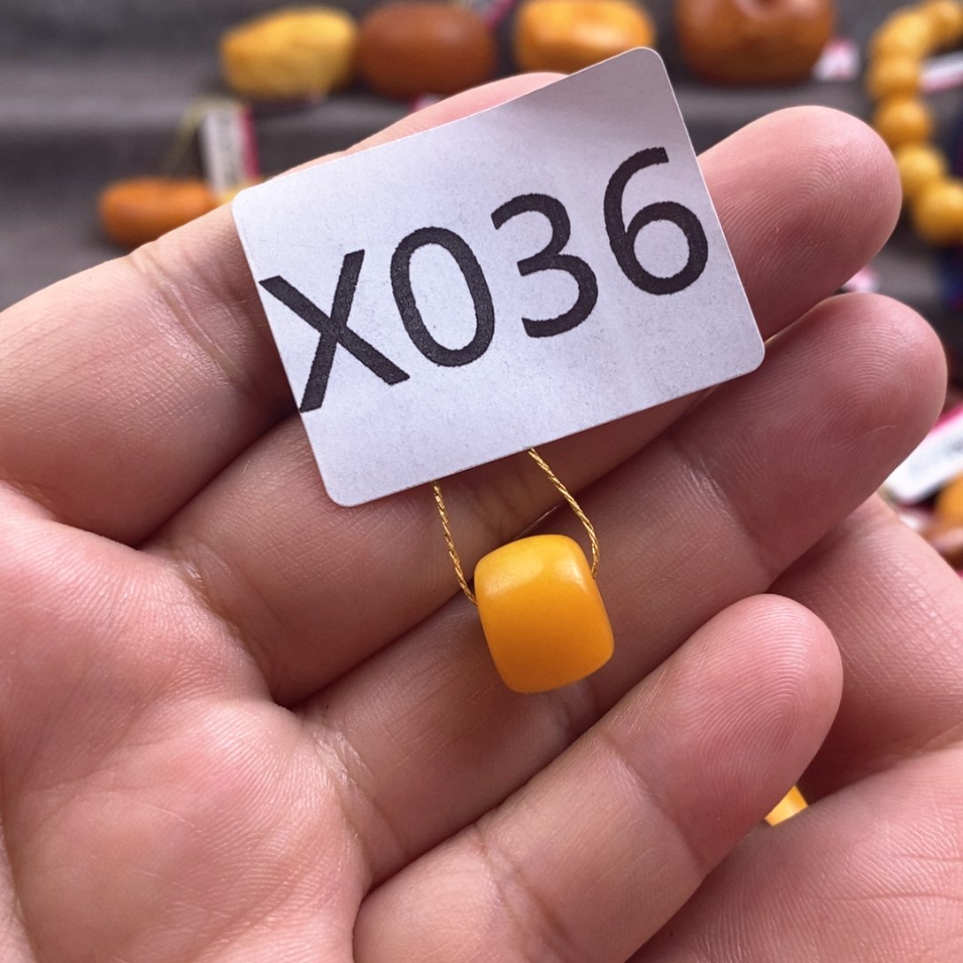 蜜蜡珠宝奇石未镶嵌金****坤