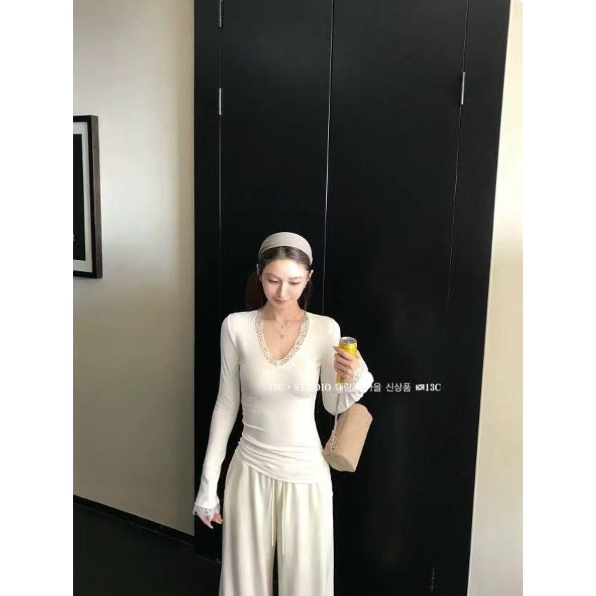 13C（113C5556#）蕾丝拼接v领 纯欲百搭休闲修身显瘦长袖T恤11-7