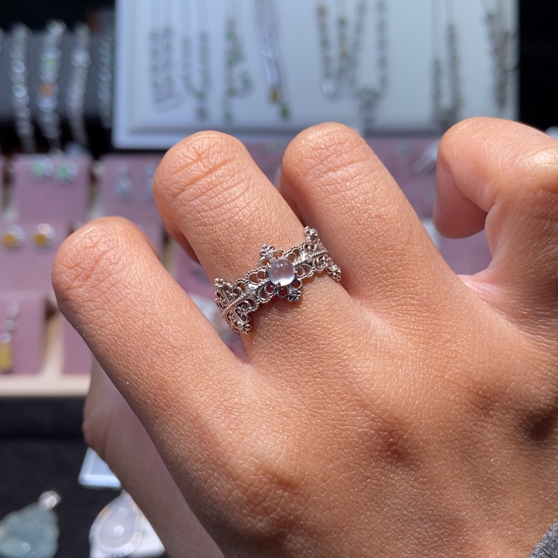 翡翠18K金镶嵌戒指纯天然缅甸翡翠A货戒指