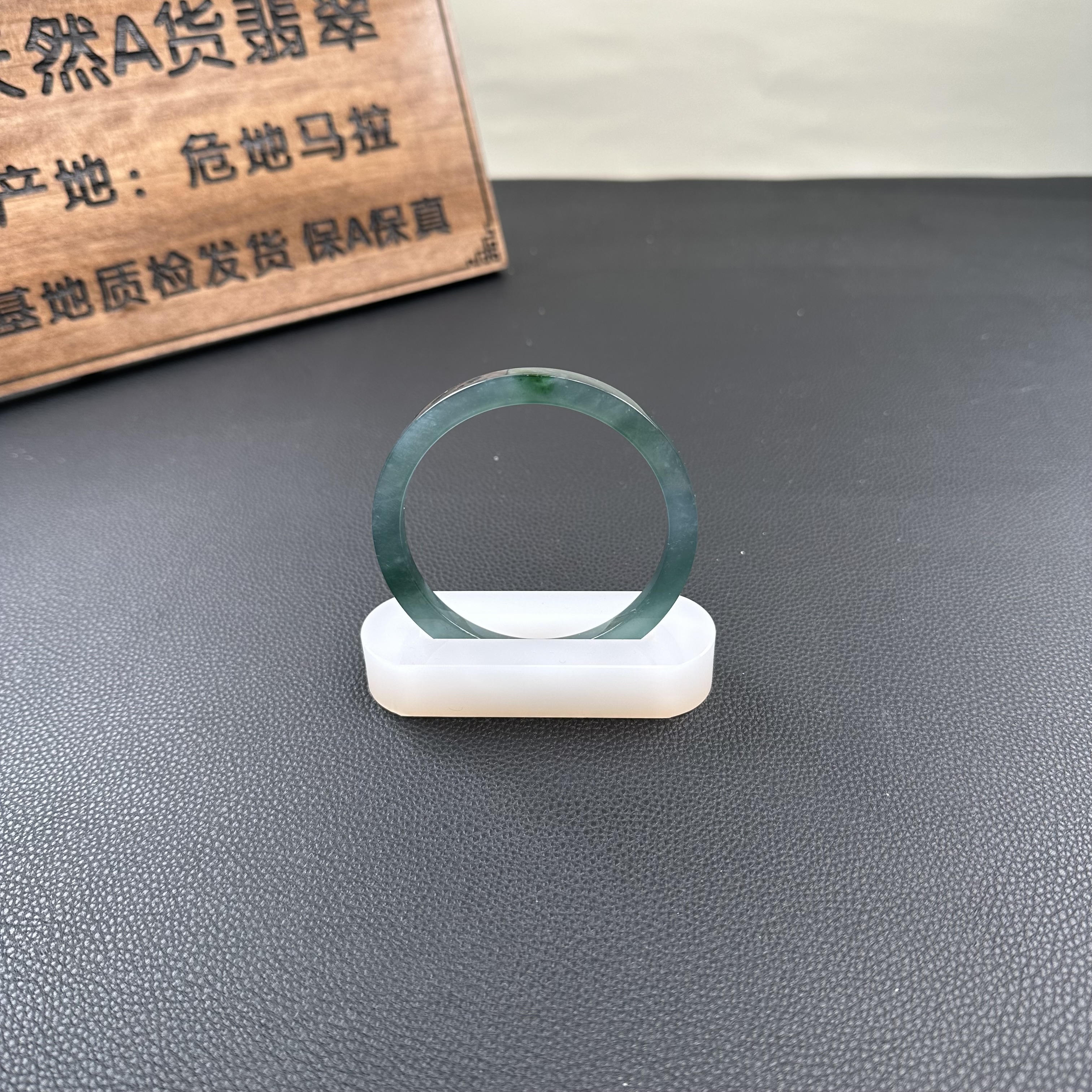 天然A货翡翠手镯 危地马拉辣绿手镯 圈口65 卡6.6 厚装男士手镯