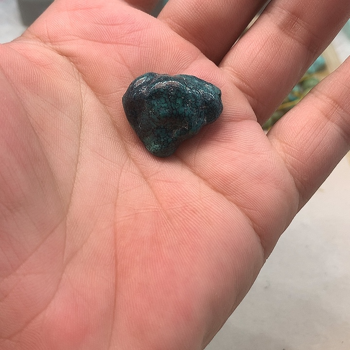 绿松石未镶嵌颈饰蓝*紫