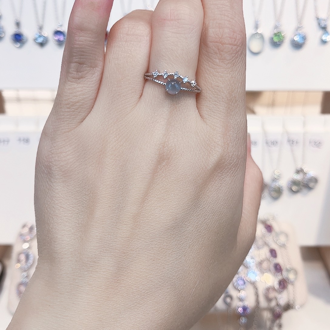 痴****翡翠银S925镶嵌戒指