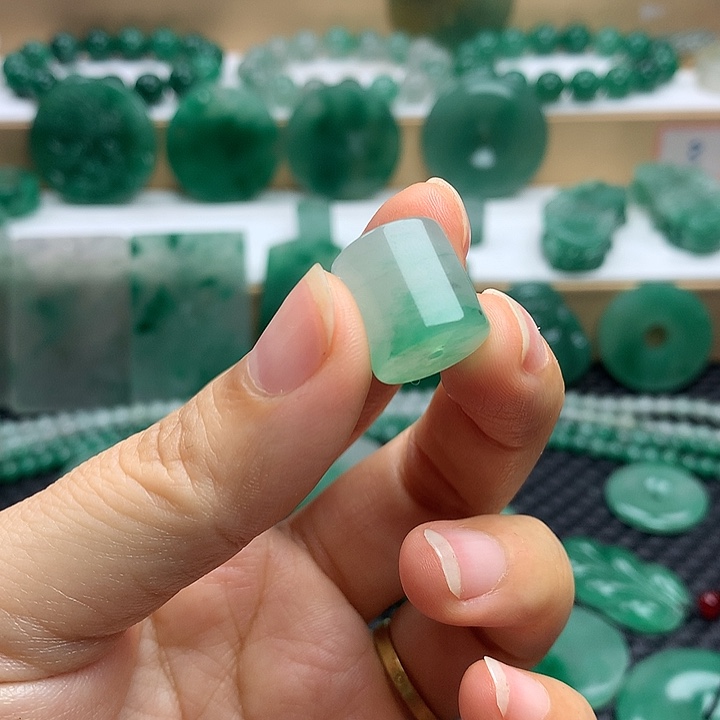 未镶嵌石英质玉珠宝半成品