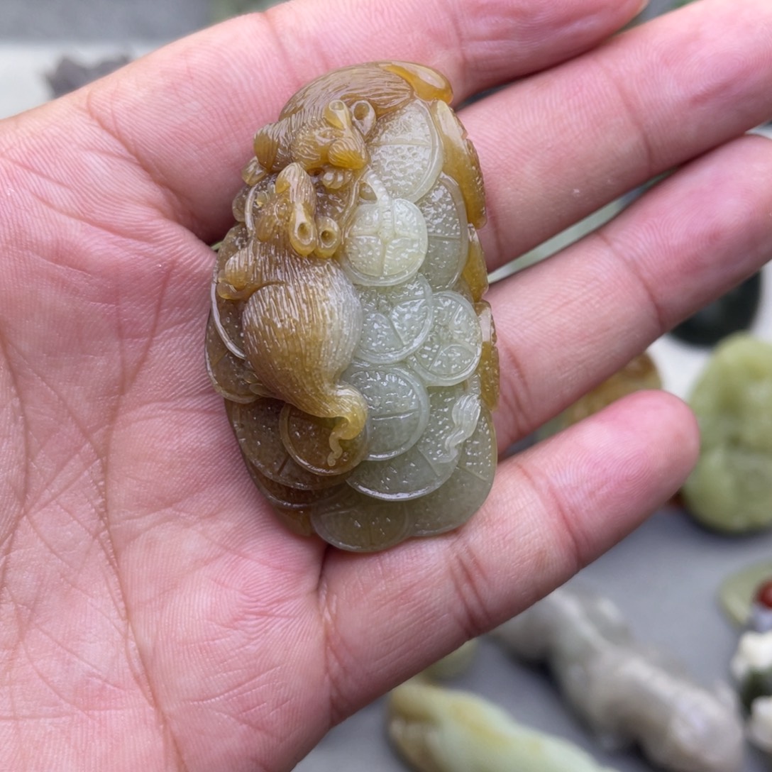 依***意和田玉未镶嵌颈饰