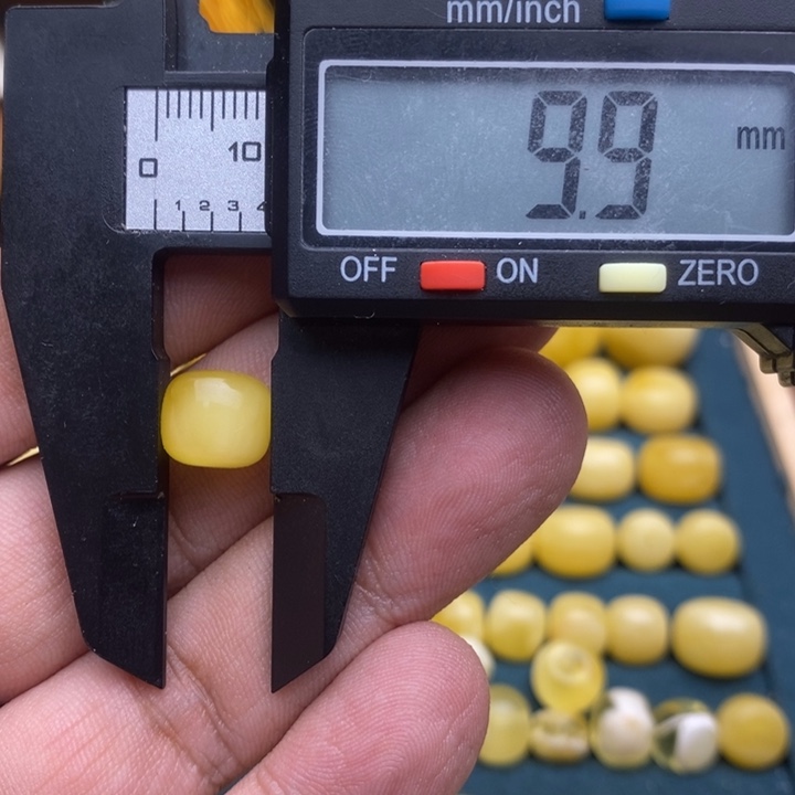 未镶嵌琥珀裸石33号9.9*8.8
