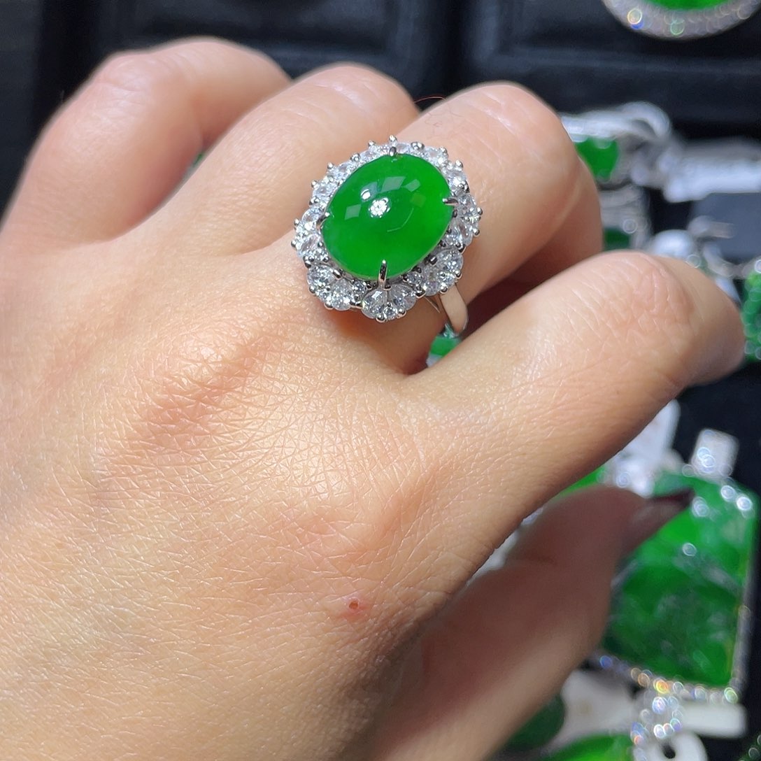 翡翠颈饰银S925镶嵌翡翠