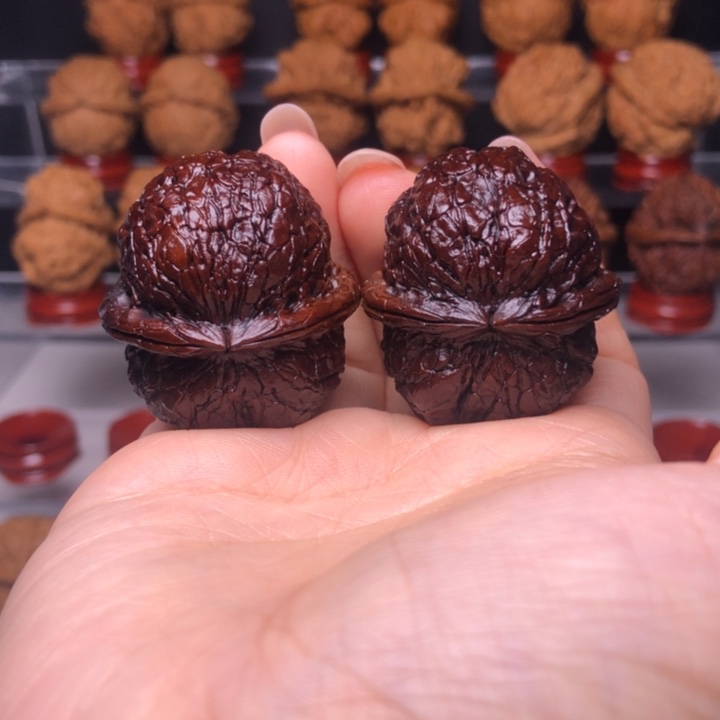 文玩核桃吊坠好**连28紫气东来