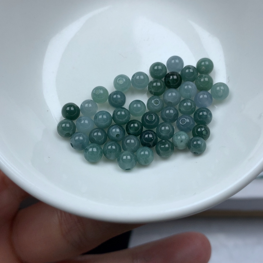 翡翠颈饰未镶嵌卡4➕。40颗。单圈。