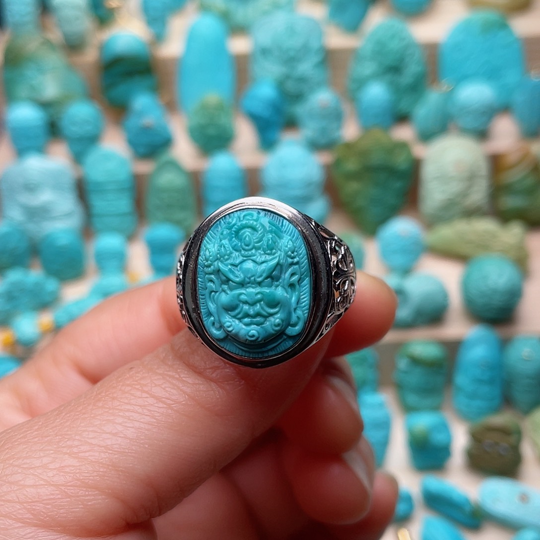 绿松石颈饰未镶嵌