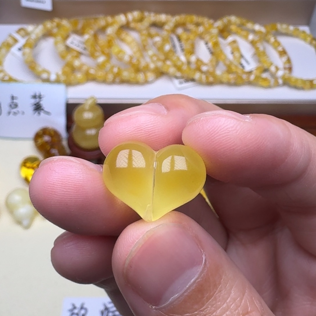 琥珀未镶嵌裸石1号