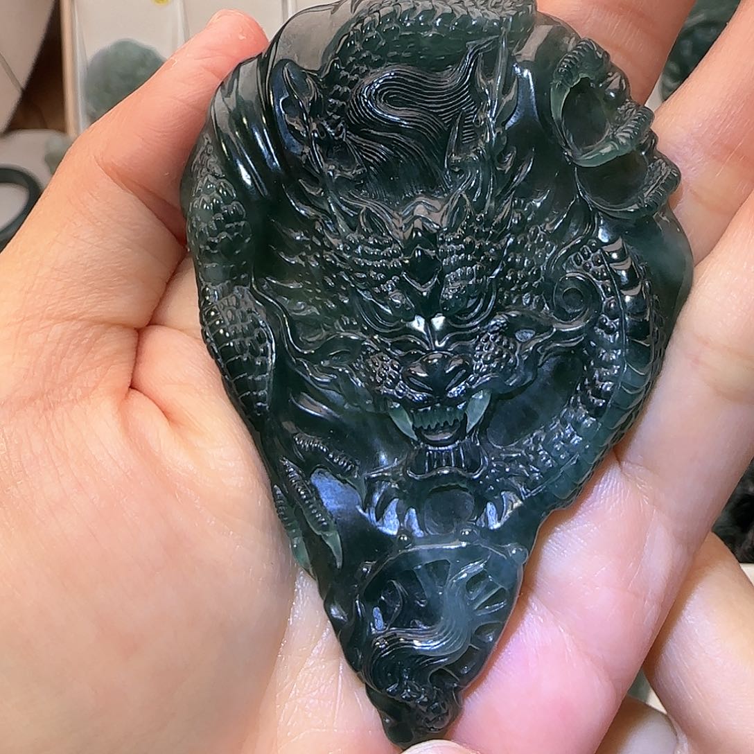 定制翡翠未镶嵌大威天龙翡翠定制