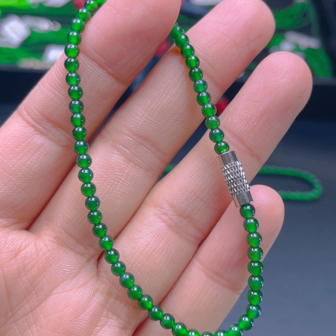 翡翠颈饰未镶嵌，1