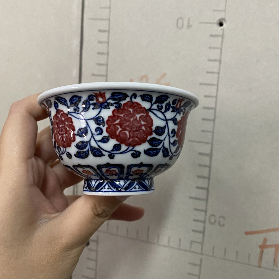 微瑕 福利 青花釉里红缠枝花卉山茶花大压手杯