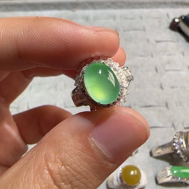 定制翡翠未镶嵌翡翠