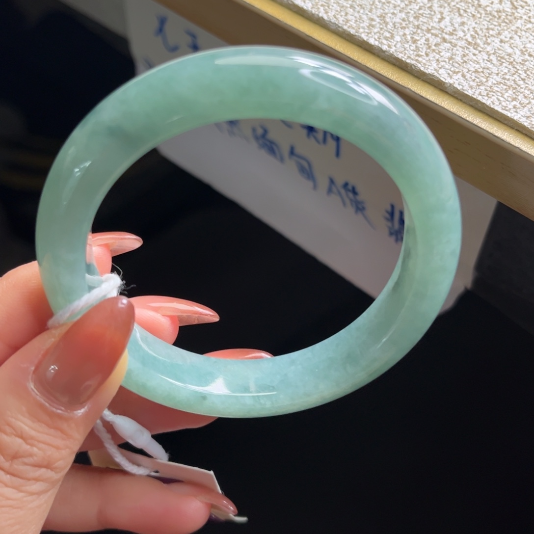 翡翠未镶嵌手镯手镯