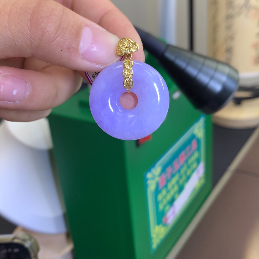 翡翠颈饰18K金镶嵌翡翠