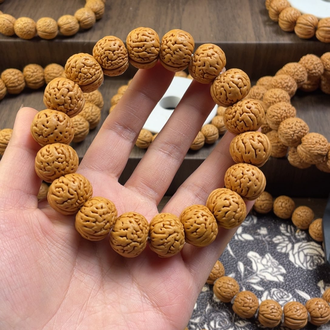 桃核手串幸****事野生大肌肉