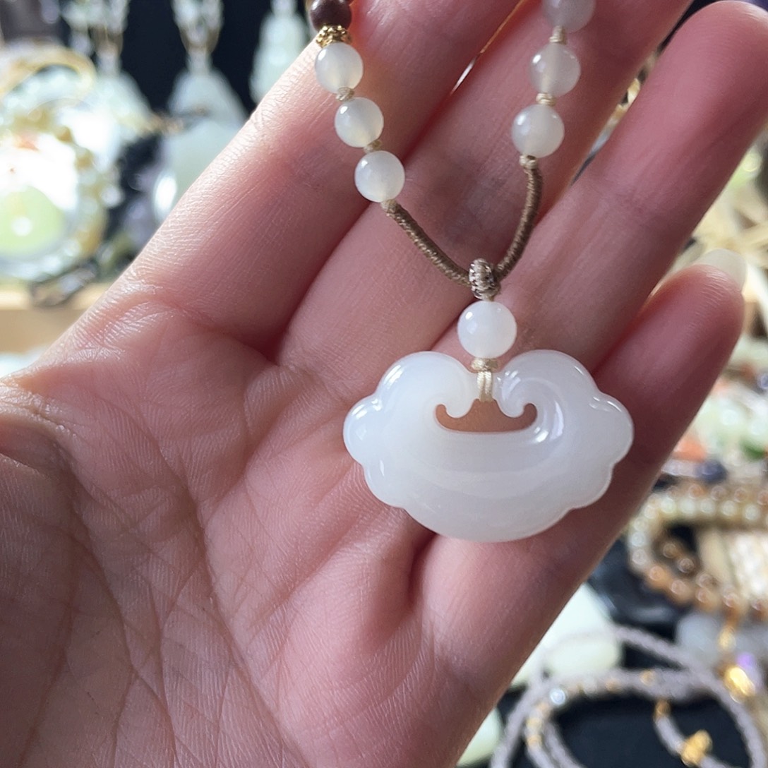 颈饰未镶嵌和田玉