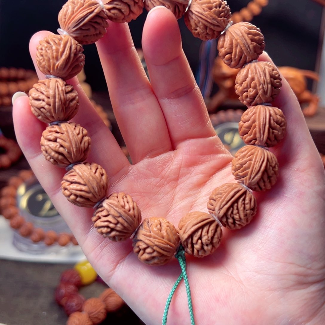 【闪购商品】桃核吊坠19刺龙元宝