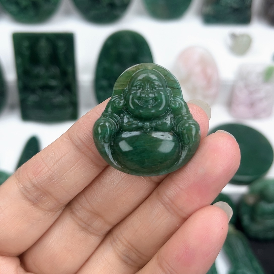 独山玉未镶嵌颈饰