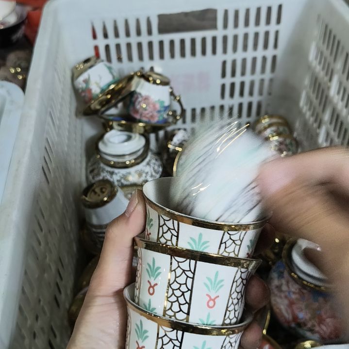 摆件陶瓷默认微瑕发四个。。。。。