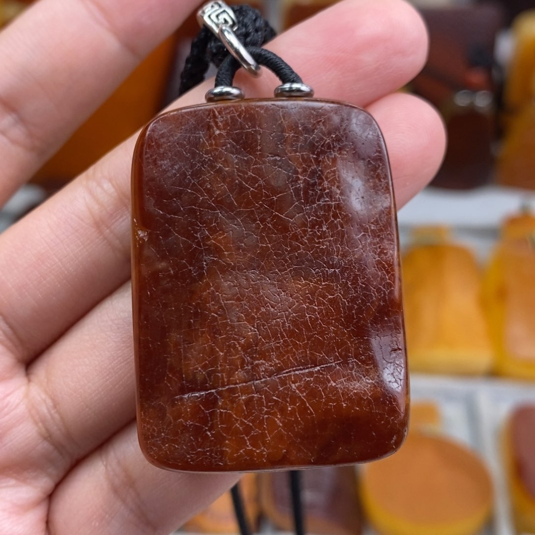 琥珀吊坠(赠链)未镶嵌