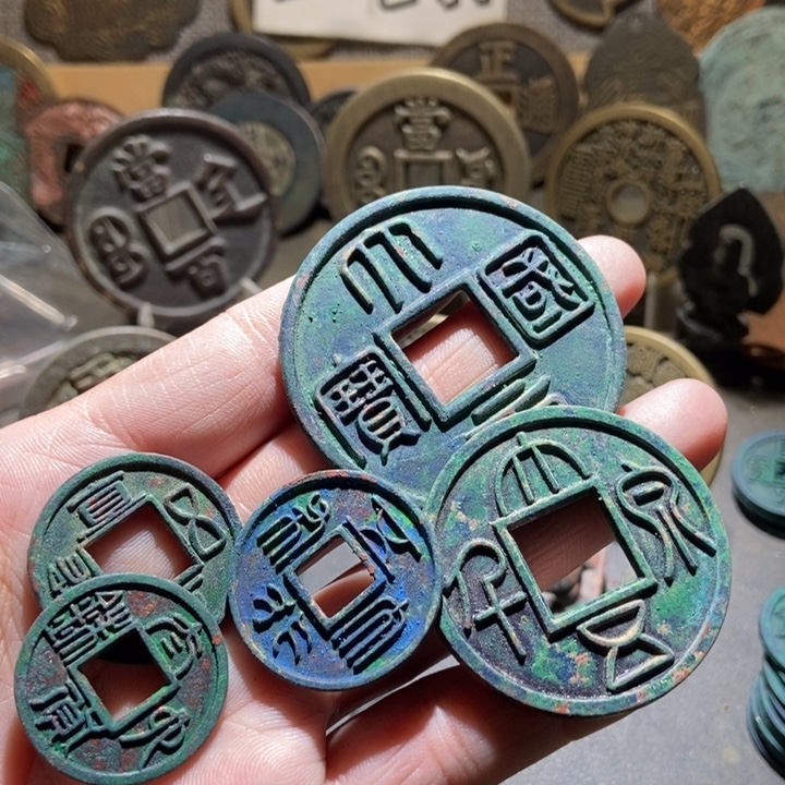 陇***东铜现代工艺品仿制品