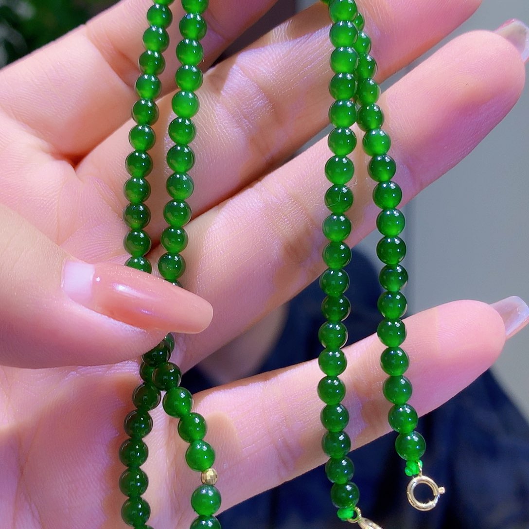 和田玉（碧玉）18K金镶嵌颈饰卡4短链菠菜