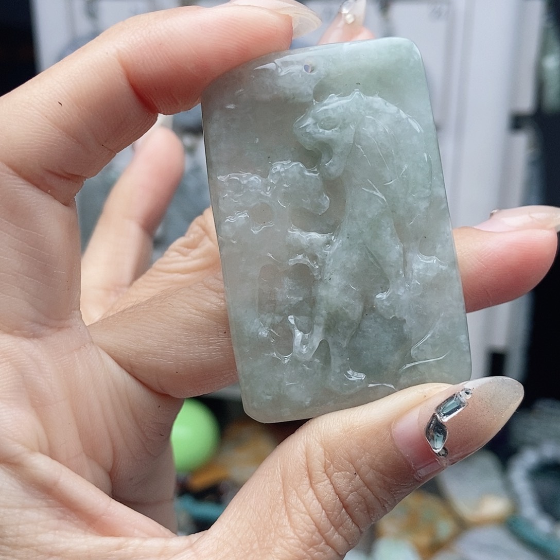 翡翠颈饰未镶嵌翡翠