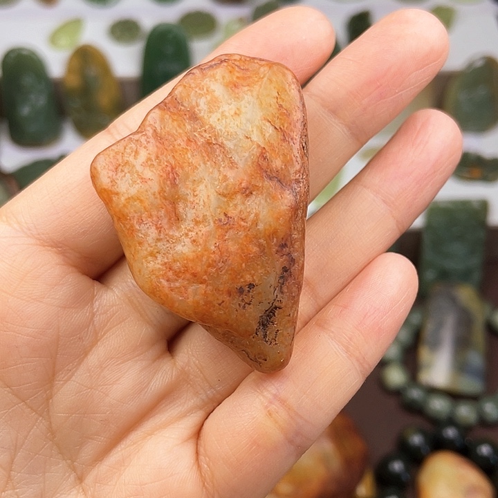 岫岩河磨玉（透闪石质玉）颈饰未镶嵌