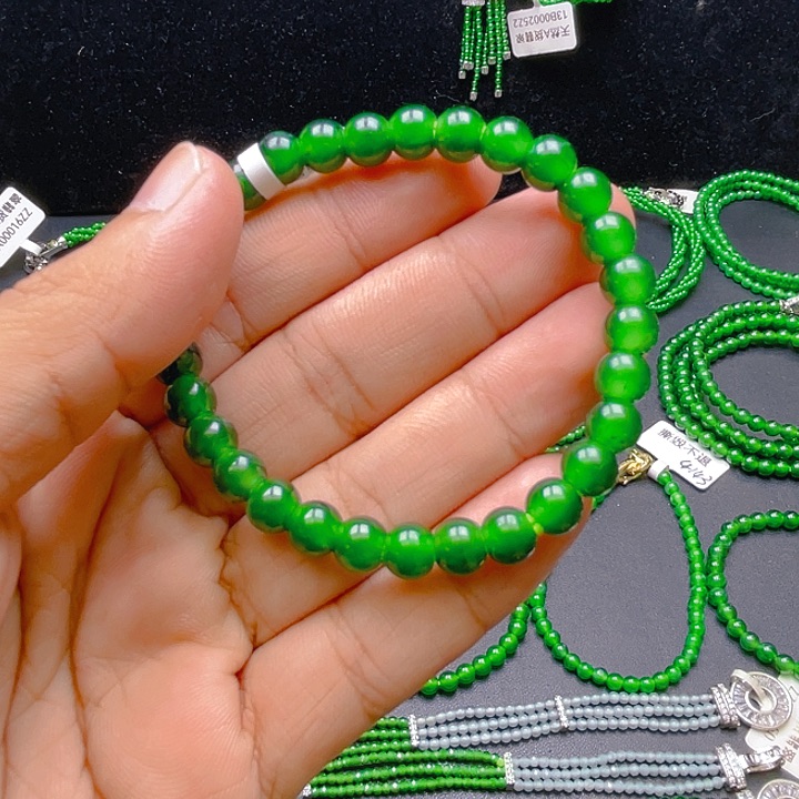 颈饰未镶嵌翡翠A货卡7