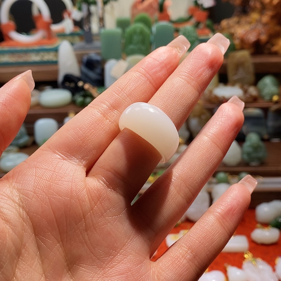 和田玉戒指未镶嵌超**丽