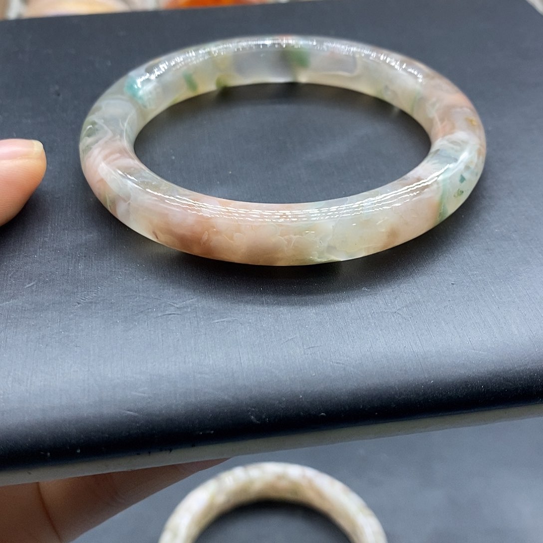 玛瑙/玉髓手镯未镶嵌是**啊