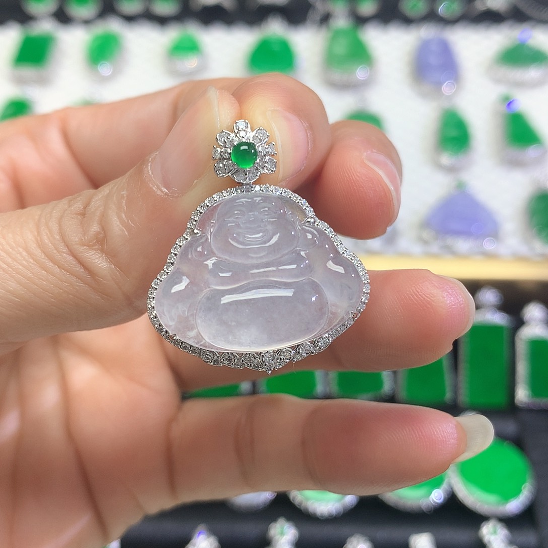 颈饰18K金镶嵌翡翠吊坠