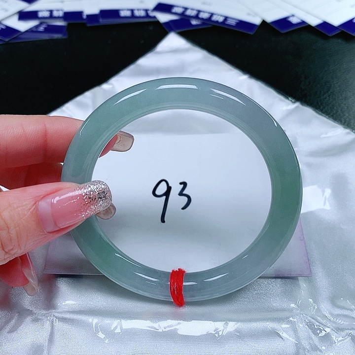 翡翠手镯（圆镯）未镶嵌