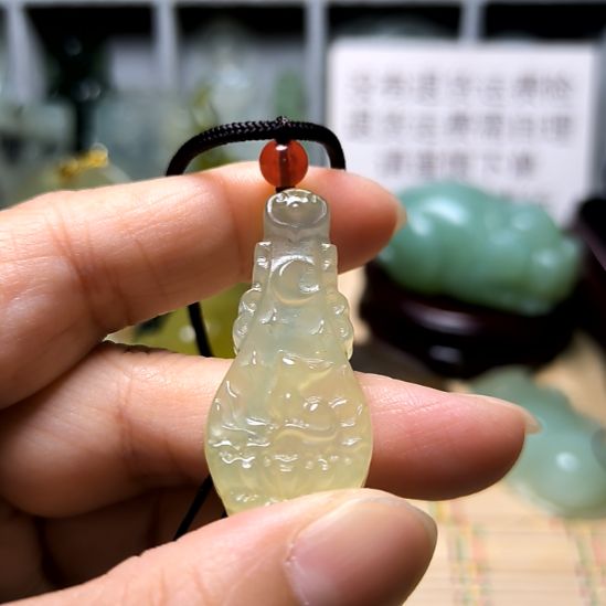 未镶嵌蛇纹石玉颈饰