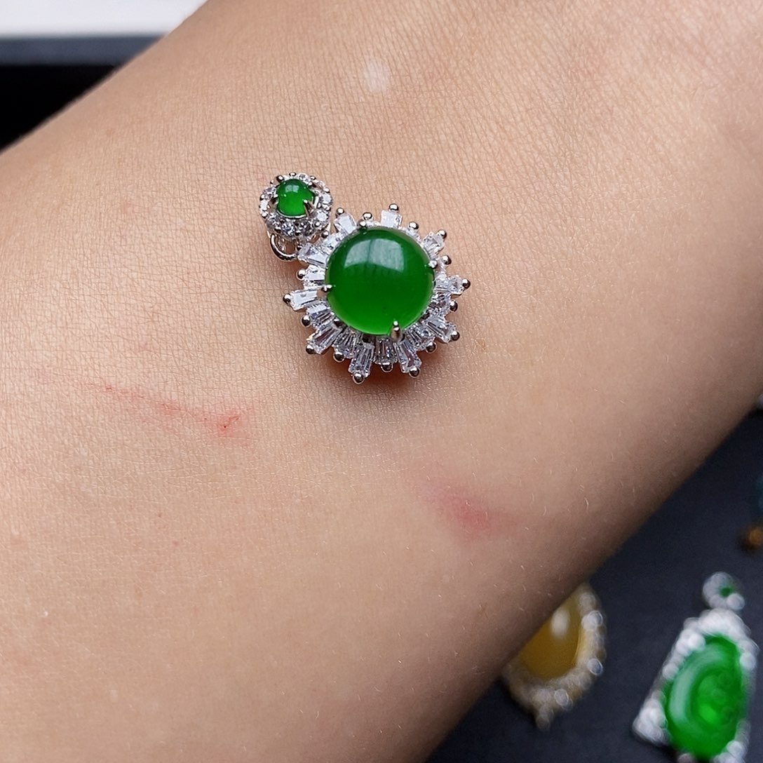 翡翠颈饰银S925镶嵌九**?项链