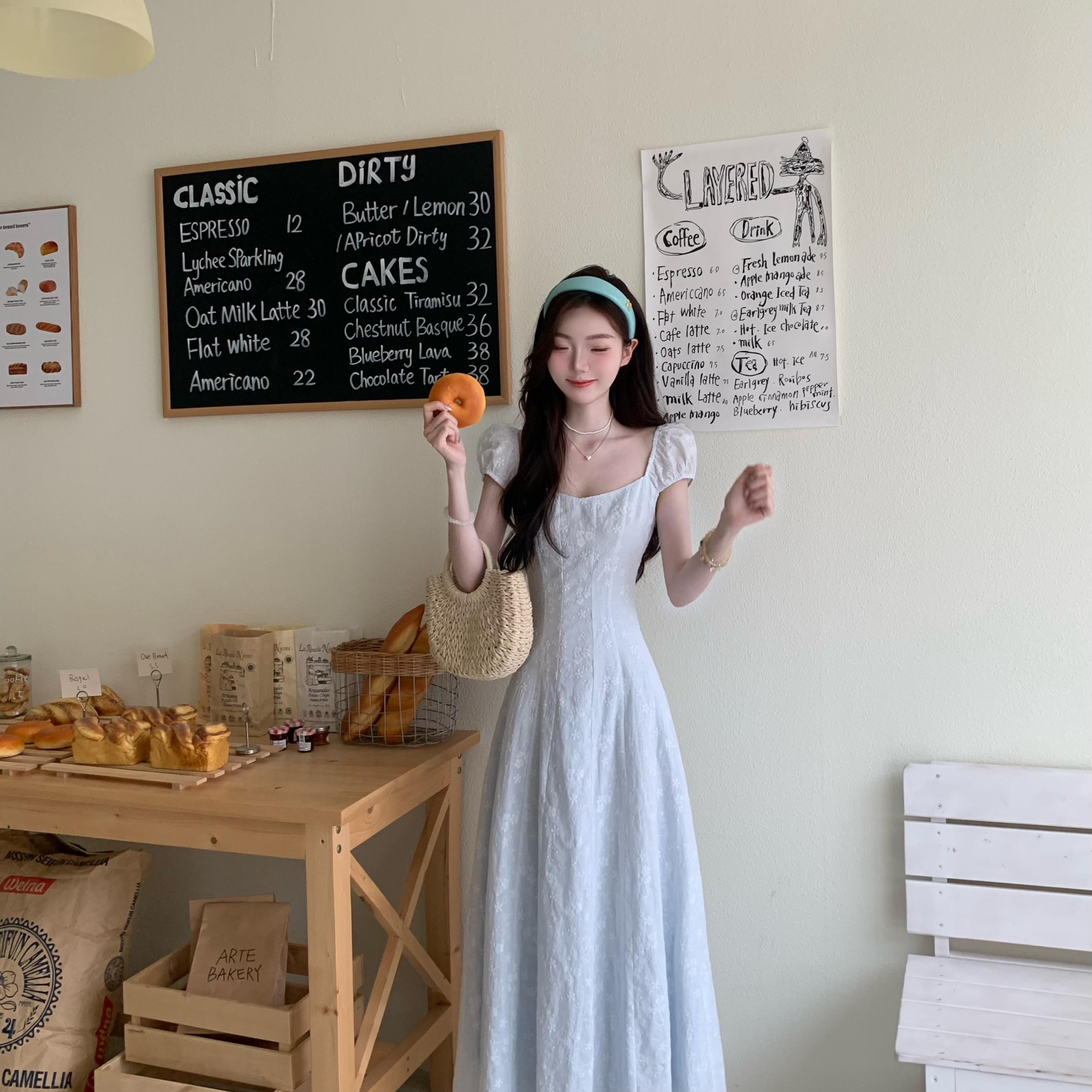 白水女【屿蓝】韩系高智感水蓝色小花绣花甜美气质连衣裙B50651634