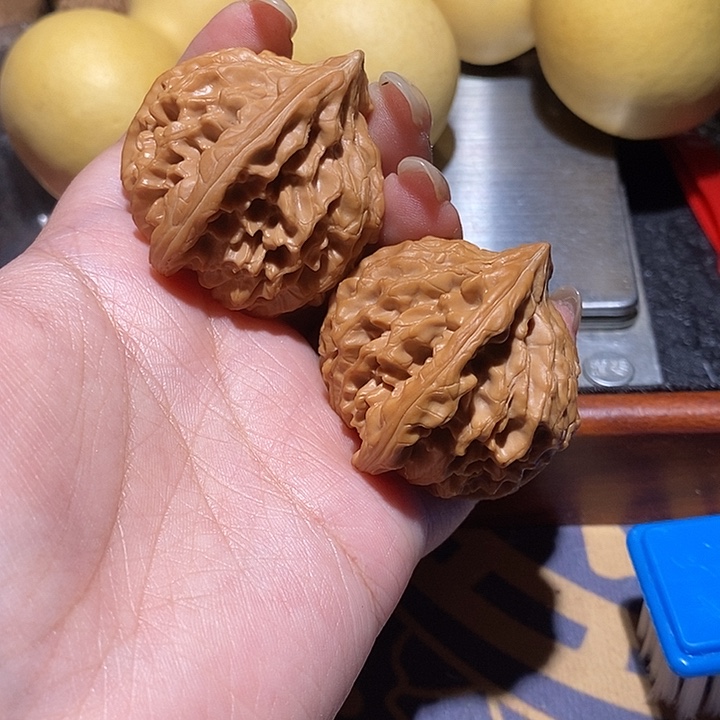****黑文玩核桃把件全品