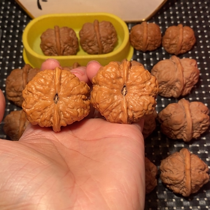 小***叭文玩核桃把件底圆