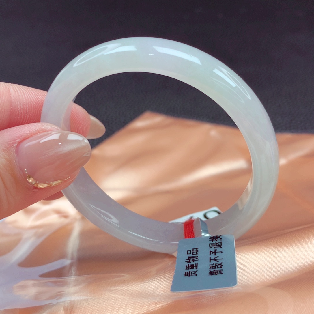 翡翠手镯未镶嵌手镯88