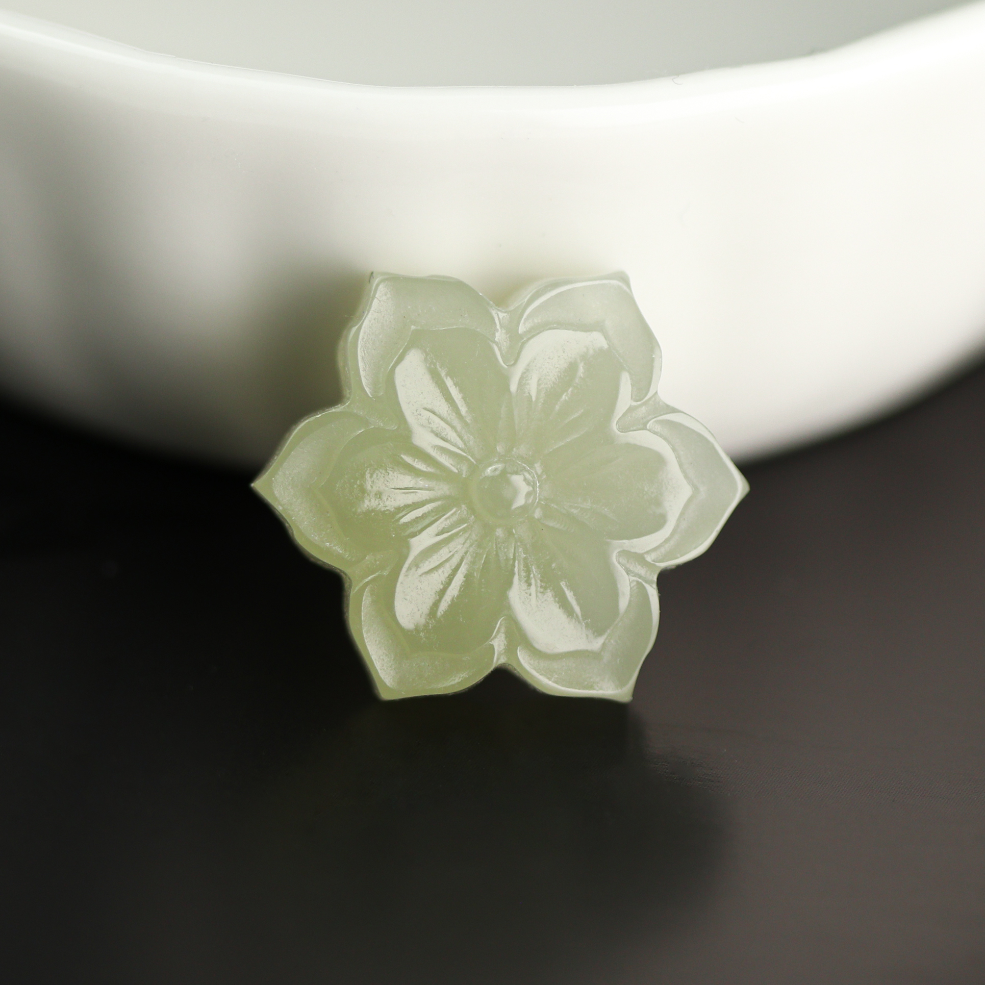 【冰梅花】天然和田玉高冰格尔木老坑钢板油料颈饰