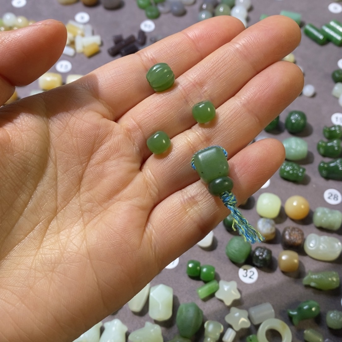 心****和田玉未镶嵌车挂