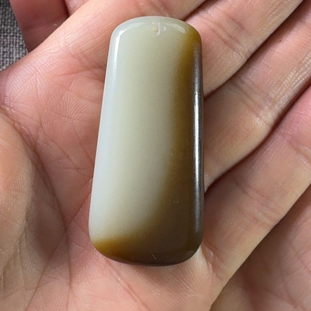 和田玉吊坠未镶嵌