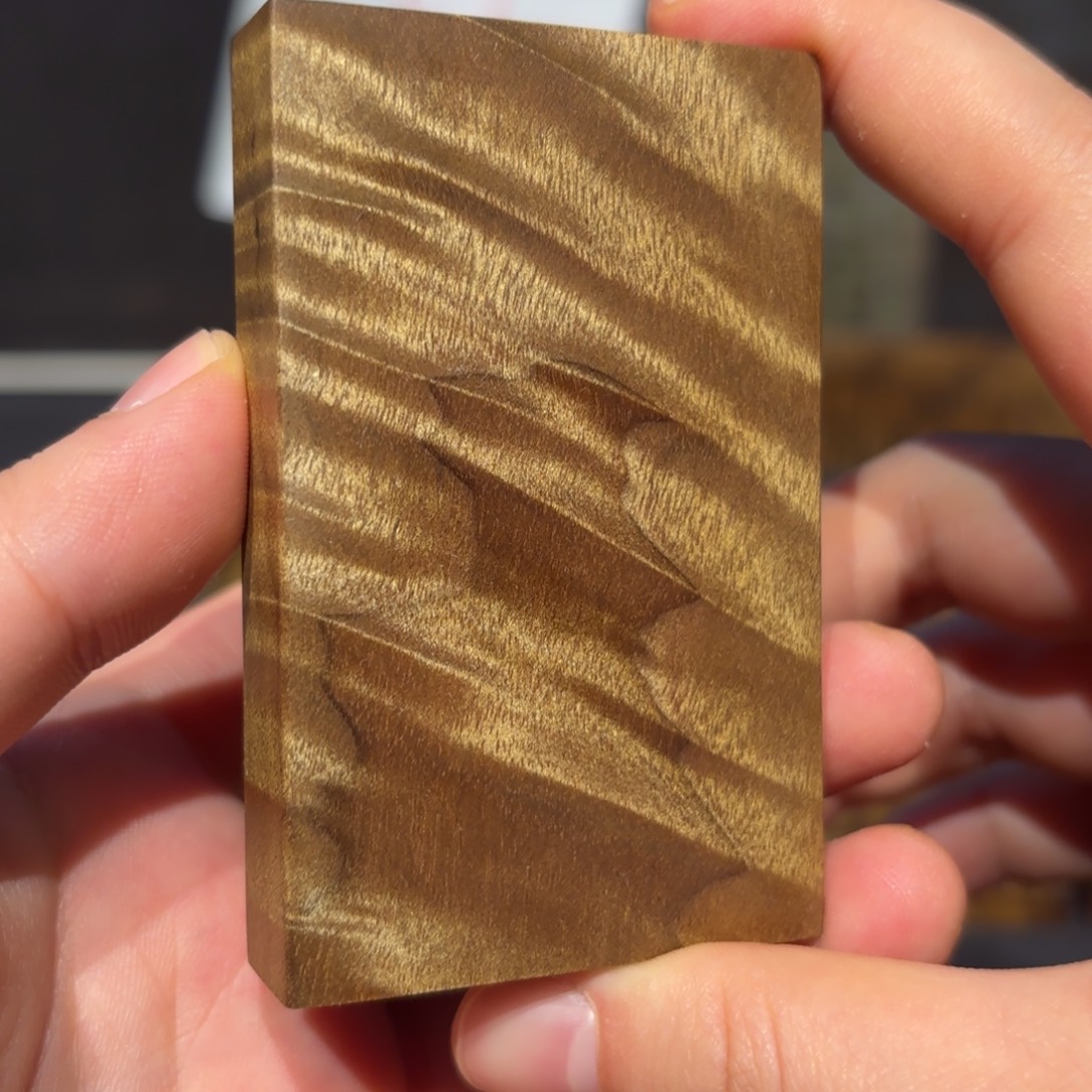 云***雾金丝楠木无事牌材料