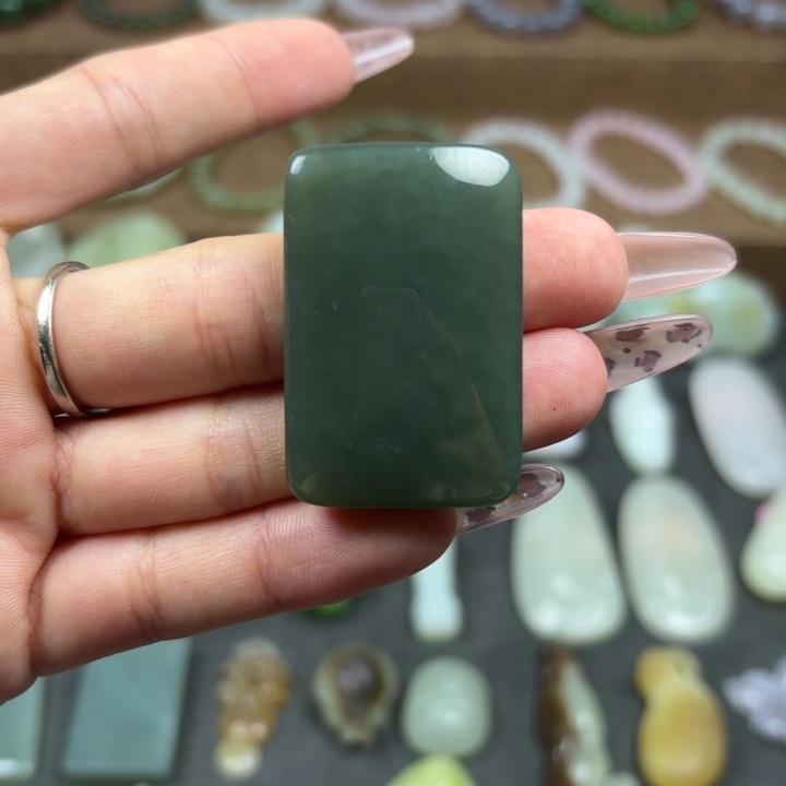 和田玉颈饰未镶嵌且末蓝无事牌