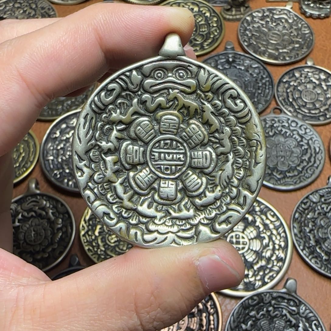 超***群泥塑精品小元素品相完美的