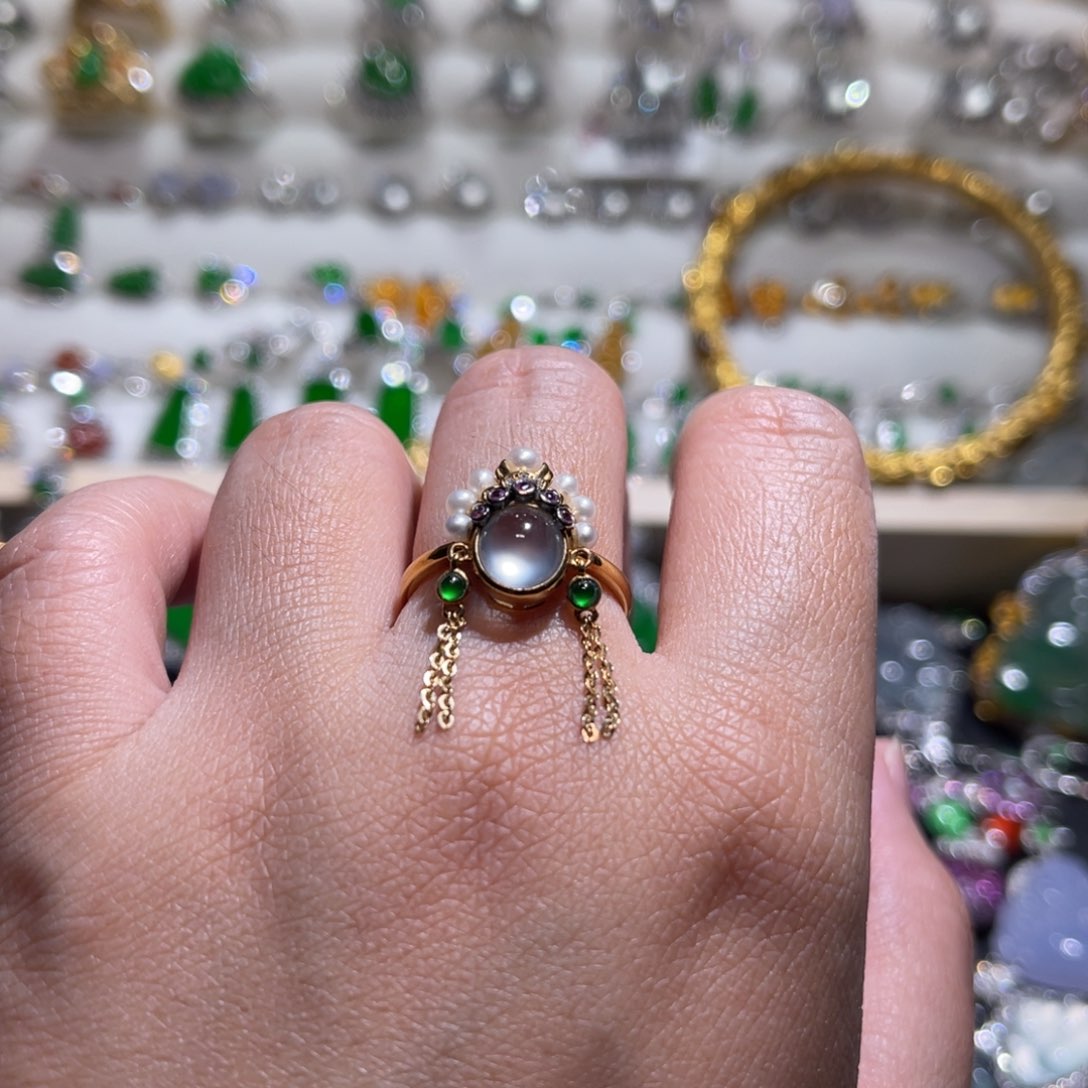 翡翠戒指18K金镶嵌冰蛋戒指