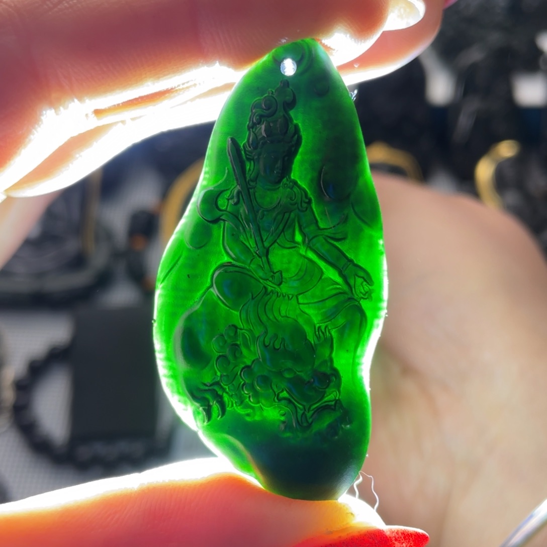 蛇纹石玉吊坠未镶嵌